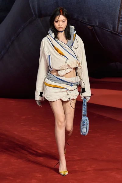 Look 50